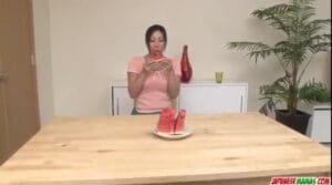 Video bokep-indo Gadis Cantik Mulus Panik Saat Burung Abang Muntah Di Dalem Apem Merah Jambu